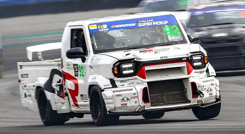 toyota hilux champ